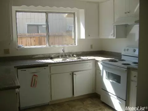 224 Tyler St, Patterson, CA 95363 photo 4