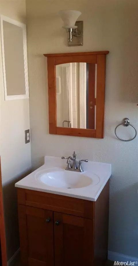 209 Granada Way, Tracy, CA 95376 photo 3