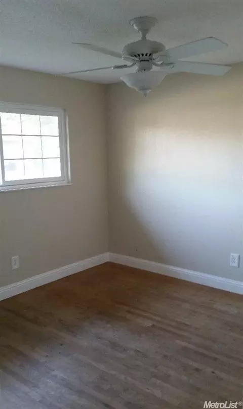 209 Granada Way, Tracy, CA 95376 photo 2