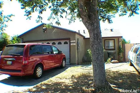 2425 Nancy Ln, Modesto, CA 95350 photo 1