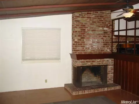 498 Sycamore, Gustine, CA 95322 photo 3