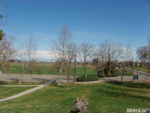 835 Dos Reis Rd, Lathrop, CA 95330 photo 5