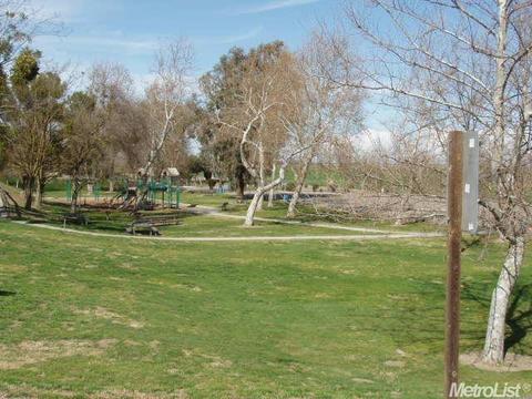 835 Dos Reis Rd, Lathrop, CA 95330 photo 3