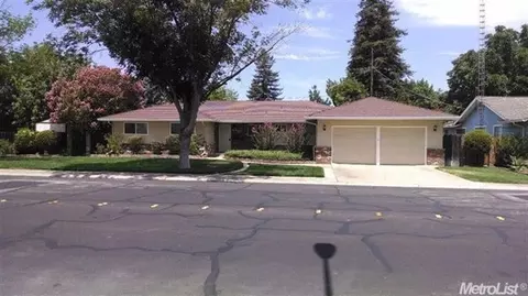 405 E Rumble Rd, Modesto, CA 95350 photo 1