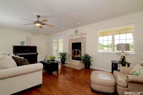 9284 Cherry Ave, Orangevale, CA 95662 photo 14