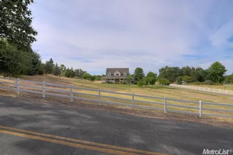 9284 Cherry Ave, Orangevale, CA 95662 photo 3