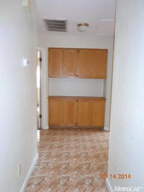 1020 Fall River Dr, Modesto, CA 95351 photo 5