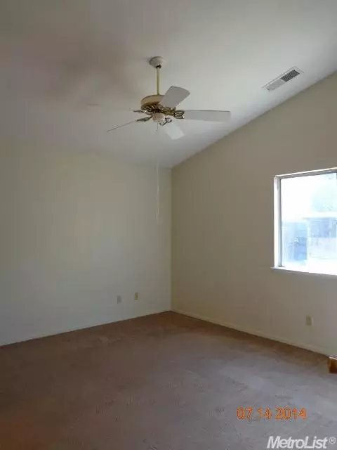 1020 Fall River Dr, Modesto, CA 95351 photo 6