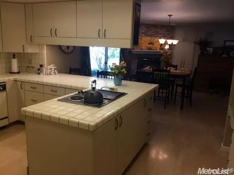 2438 Bluegrass Ln, Merced, CA 95340 photo 5