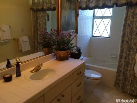 2438 Bluegrass Ln, Merced, CA 95340 photo 9