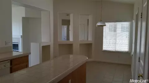 2305 Summerlin Dr, Modesto, CA 95356 photo 4