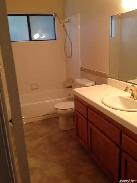 511 Traina Dr, Patterson, CA 95363 photo 11