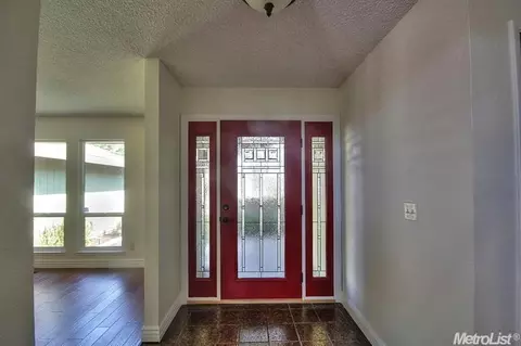605 Avanel Dr, Modesto, CA 95356 photo 3