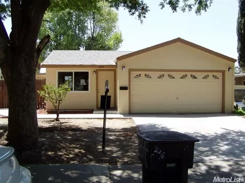 2304 Chrysler Dr, Modesto, CA 95350 photo 1