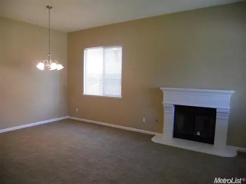 2087 Derrick Ave, Manteca, CA 95337 photo 2