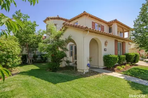 3831 Gresham Ln, Sacramento, CA 95835 photo 2