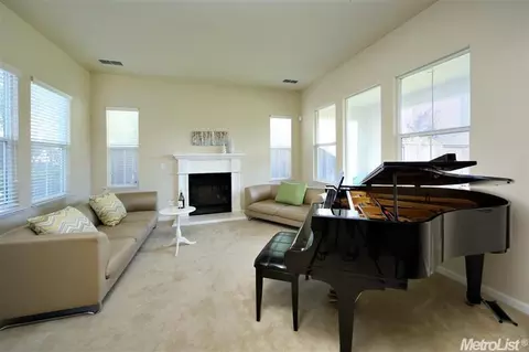 3831 Gresham Ln, Sacramento, CA 95835 photo 5