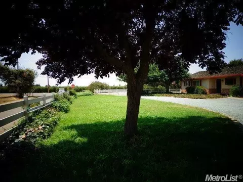 15015 E Peltier Rd, Acampo, CA 95220 photo 2