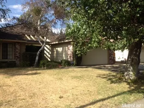 543 Swallow Ln, Lodi, CA 95240 photo 3