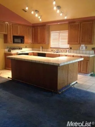 543 Swallow Ln, Lodi, CA 95240 photo 4