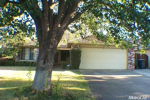 543 Swallow Ln, Lodi, CA 95240 photo 1