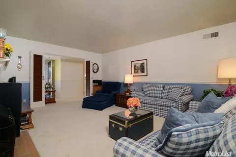 6069 Northcrest Cir, Carmichael, CA 95608 photo 5