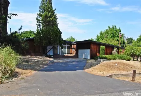 6741 Lakeview Dr, Carmichael, CA 95608 photo 1
