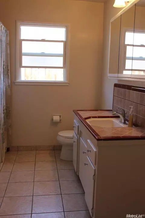 2124 Moffett Rd, Ceres, CA 95307 photo 5