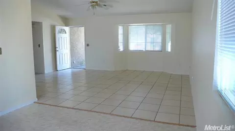570 Monique Ct, Merced, CA 95341 photo 5