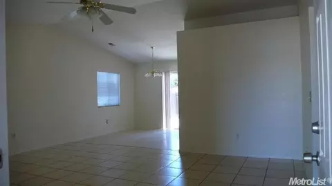 570 Monique Ct, Merced, CA 95341 photo 3