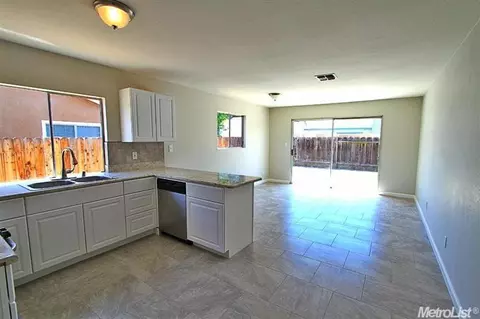 1910 Alegre Dr, Tracy, CA 95376 photo 5