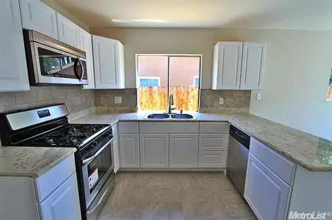 1910 Alegre Dr, Tracy, CA 95376 photo 8