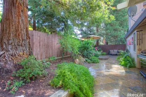 8907 Cliffside Ln, Fair Oaks, CA 95628 photo 12