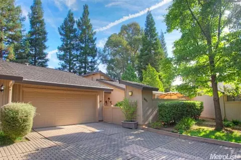 8907 Cliffside Ln, Fair Oaks, CA 95628 photo 6