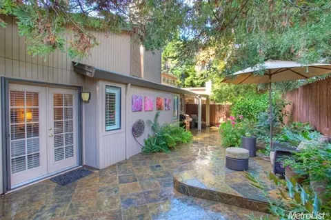 8907 Cliffside Ln, Fair Oaks, CA 95628 photo 10