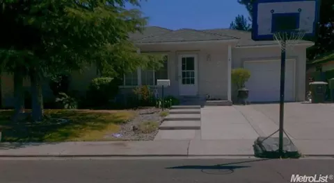 624 Martha St, Manteca, CA 95337 photo 1