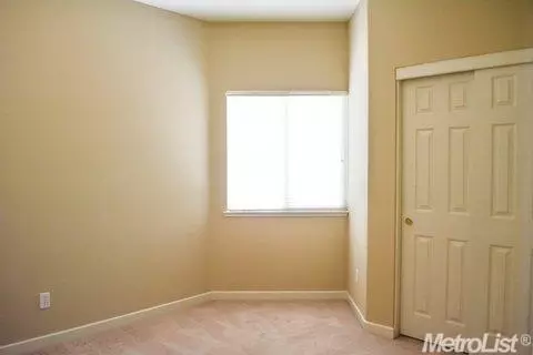 1070 Meadowbrook Dr, Manteca, CA 95336 photo 8