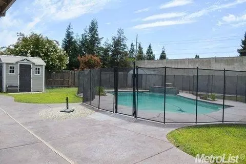 1070 Meadowbrook Dr, Manteca, CA 95336 photo 18