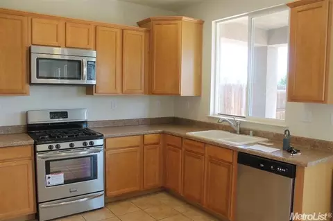 4316 Strathmore Pl, Merced, CA 95348 photo 3