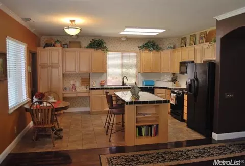 2073 Sanctuary Pl, Manteca, CA 95337 photo 6
