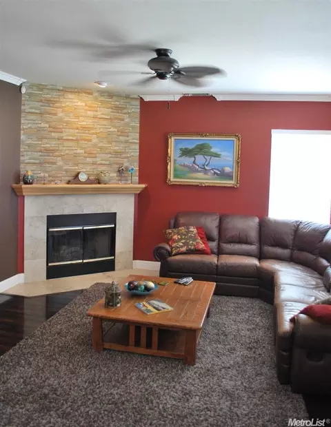2073 Sanctuary Pl, Manteca, CA 95337 photo 7