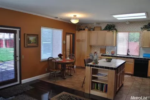 2073 Sanctuary Pl, Manteca, CA 95337 photo 5