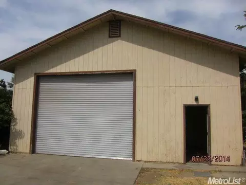 1105 Marlow St, Modesto, CA 95351 photo 2