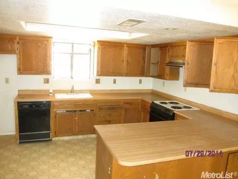 1105 Marlow St, Modesto, CA 95351 photo 3