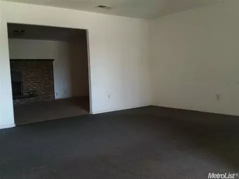 4808 Cameron Ct, Modesto, CA 95357 photo 3