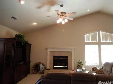 570 Springcreek Pl, Manteca, CA 95337 photo 6