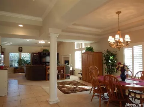 570 Springcreek Pl, Manteca, CA 95337 photo 3