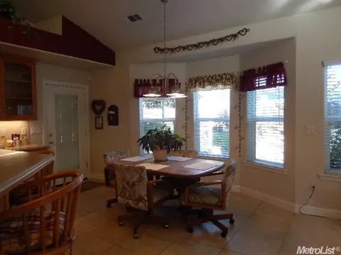 570 Springcreek Pl, Manteca, CA 95337 photo 8