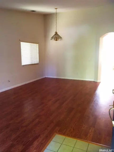 712 Elyar Mountain Ct, Newman, CA 95360 photo 2