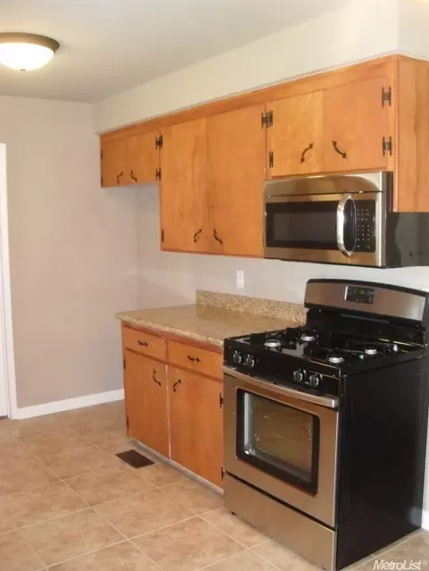 1275 S Sunset Dr, Lodi, CA 95240 photo 6